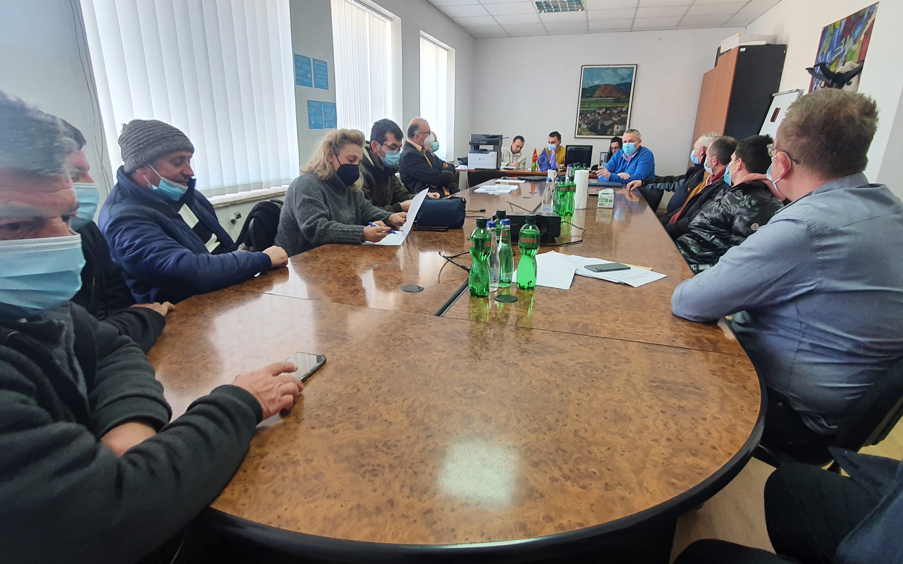 Се одржа Јавната расправа за “Модернизација на јавното осветлување/замена на постојните улични светилки со нови лед светилки во населените места во општина Дебрца”