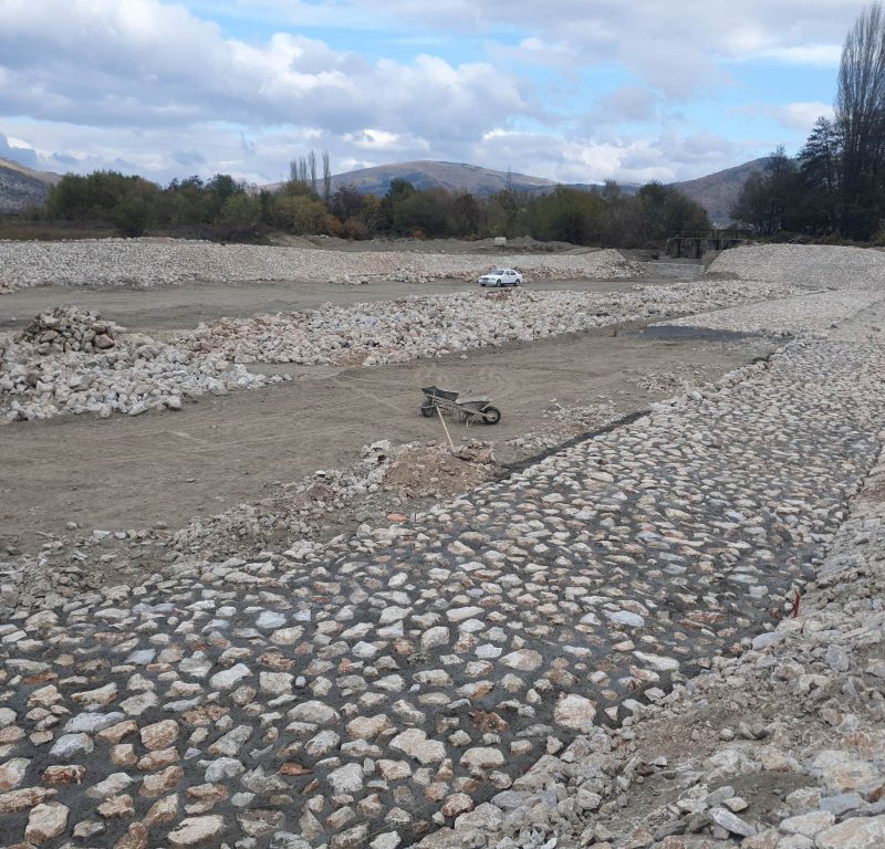 Активно се одвива реставрацијата на река Сатеска за пренасочување во нејзиното природно речно корито