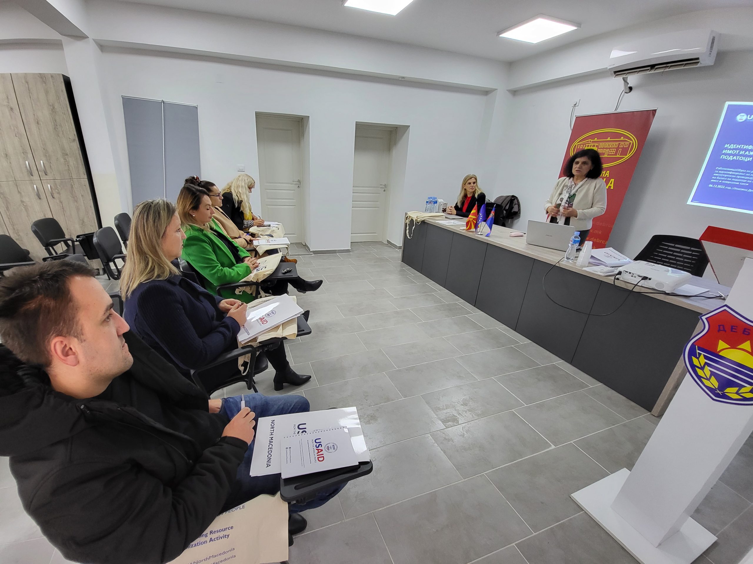 USAID: Одржана обуката за вработените во општина Дебрца за ажурирање на даночната дата база