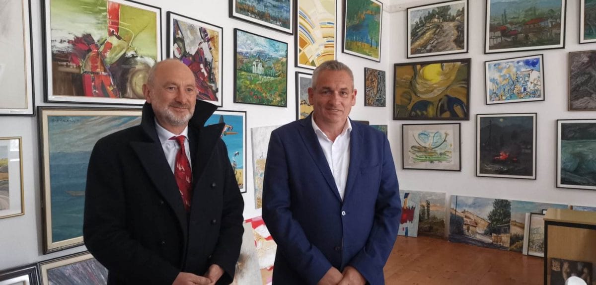 ЕУ Амбасадорот Н.Е Давид Гир оствари работн посета на Општина Дебрца
