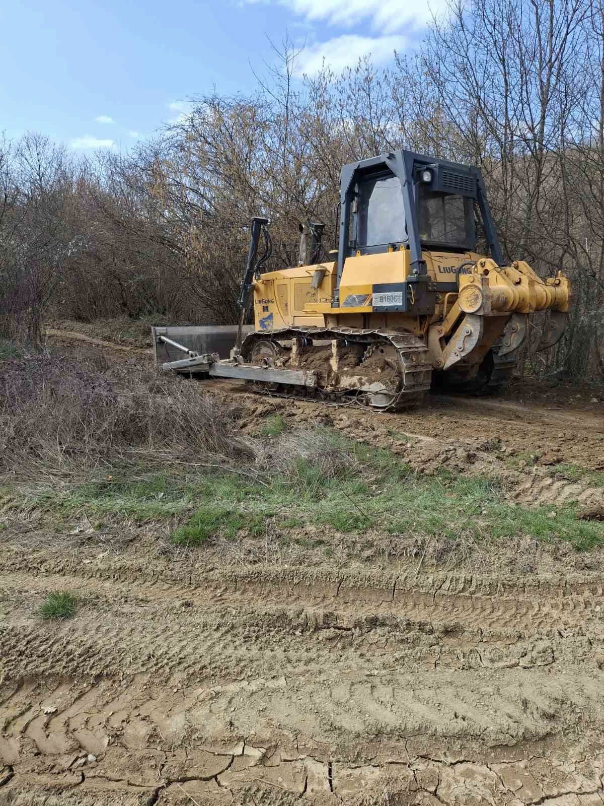 Уредување на патот до споменикот во Српница – село Лешани