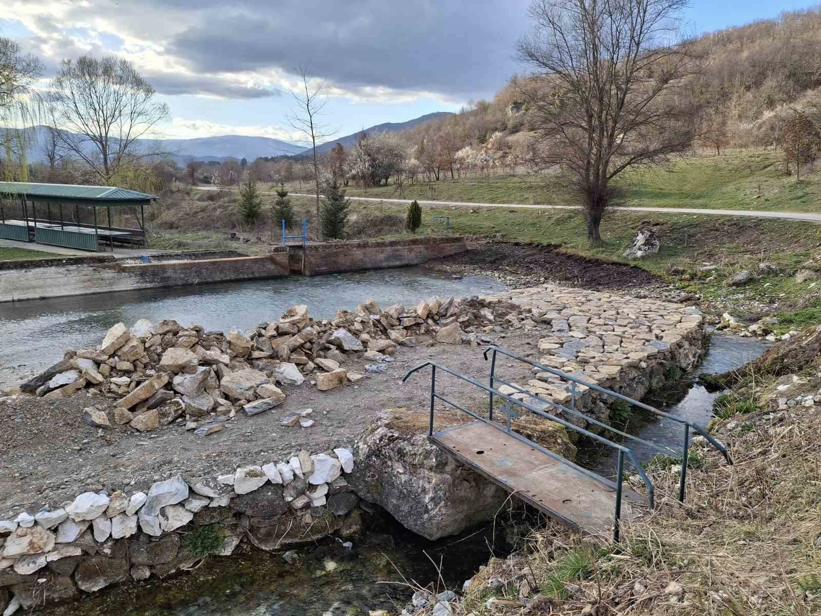 Интензивно се работи на уредување на просторот кај изворите Горно Поле во Велмеј.