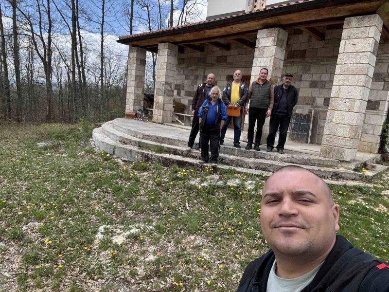 Градоначалникот на општина Дебрца на терен во село Врбајни