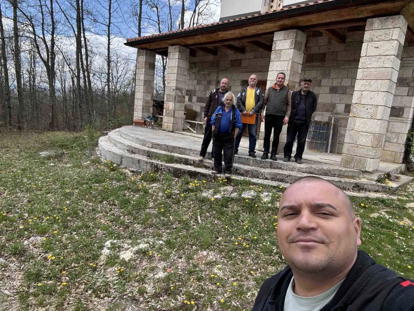 Градоначалникот на општина Дебрца на терен во село Врбајни