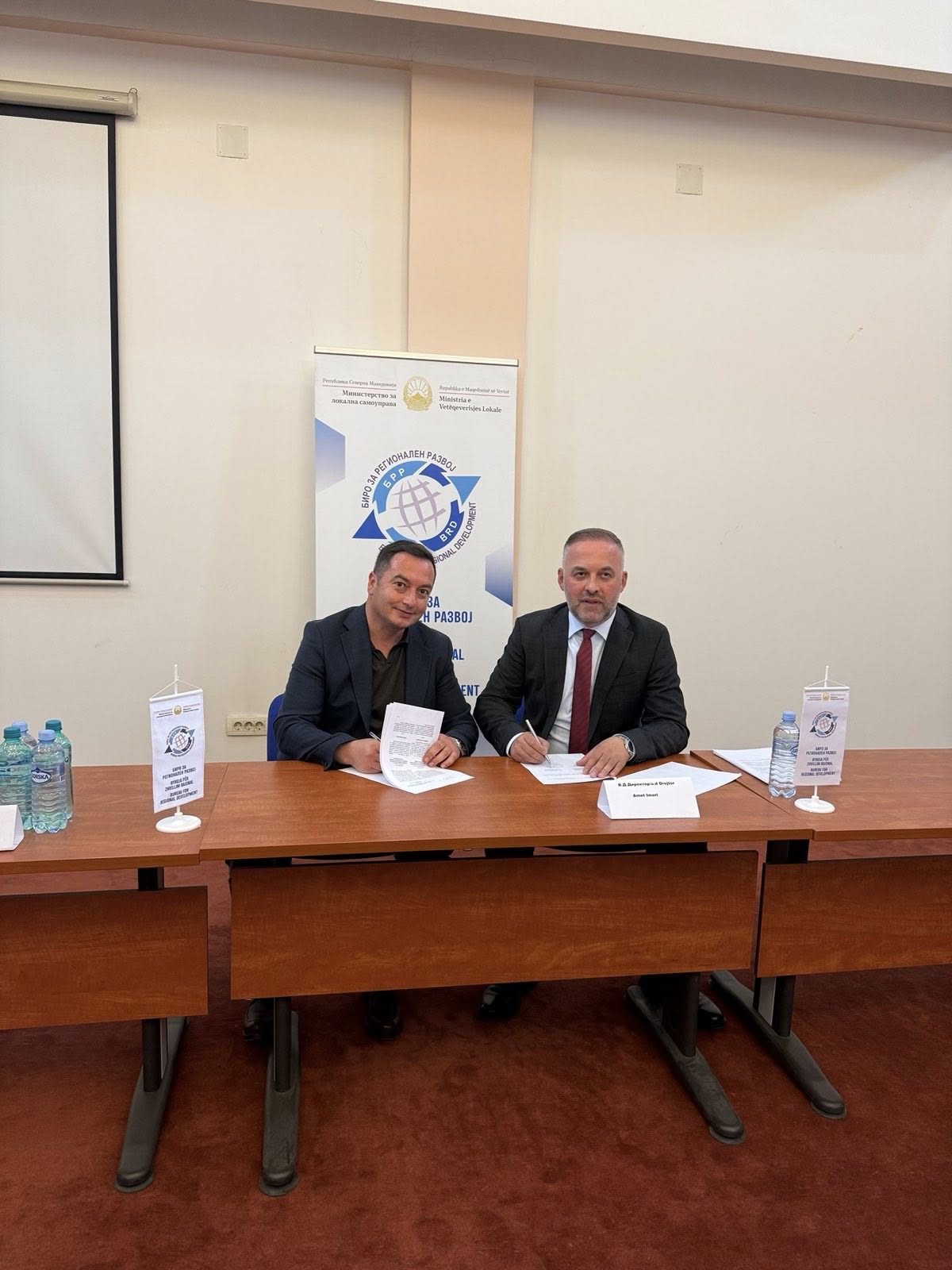 Потпишан договор со Биро за регионален развој за имплемантација на проект Заштита на животната средина преку набавка на канти за комунален одпад